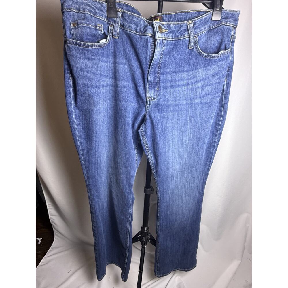 Lee Straight Leg Medium Wash Jeans Women’s 20M